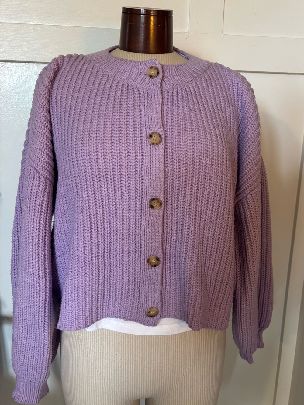 LE LIS chunky knit cardigan lavender
L $32
